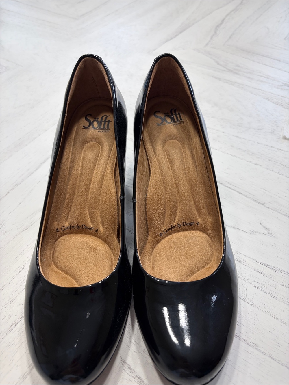 Sofft Black Patent Round-Toe Women's Pumps